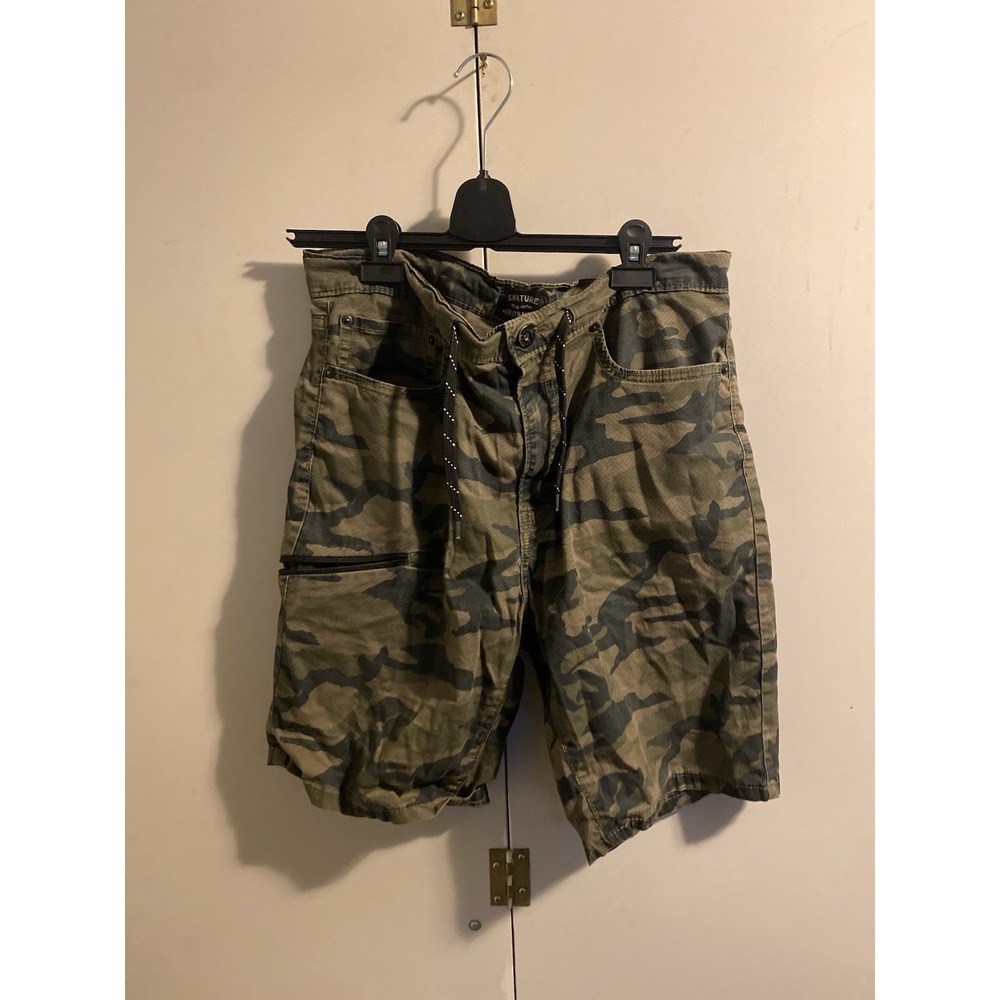 Signature by Levi Strauss & Co. Shorts Men's Size 34 Camo Cargo Zip Pockets